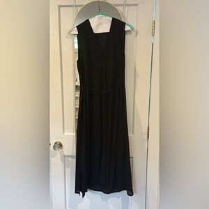 Vince Lightweight Tie Waist Vneck midi dress